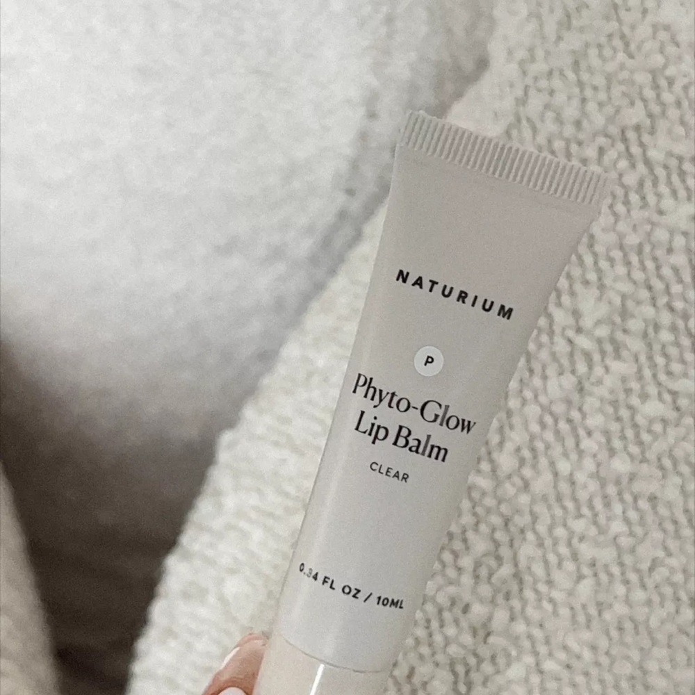 Naturium Phyto-Glow Lip Balm - Clear - Picture 2 of 5